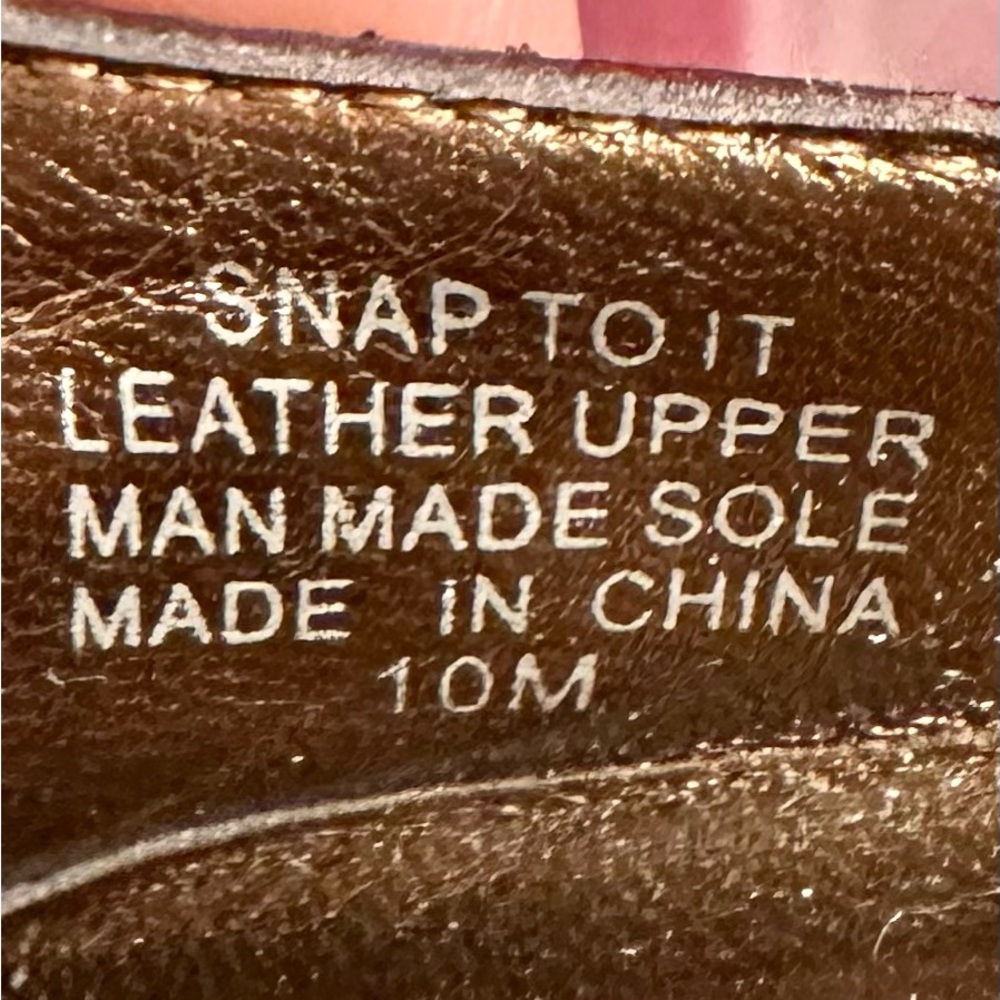 Aerosols slip on shoes. Size 10 leather upper. - Picture 6 of 6